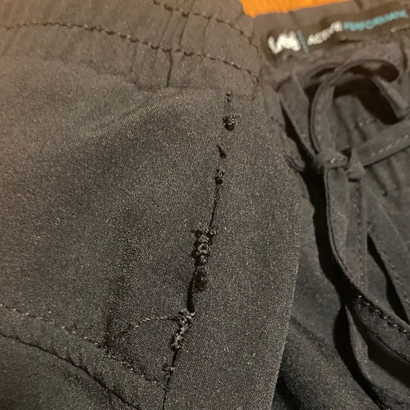 Lee Active Performance Black Women's Skirt with built in shorts - Picture 3 of 5